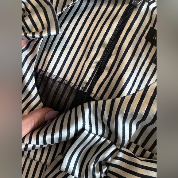 Banana Republic Striped Sleeveless Blouse Bow Detail White and Blue Tank Sz XS - Picture 10 of 15